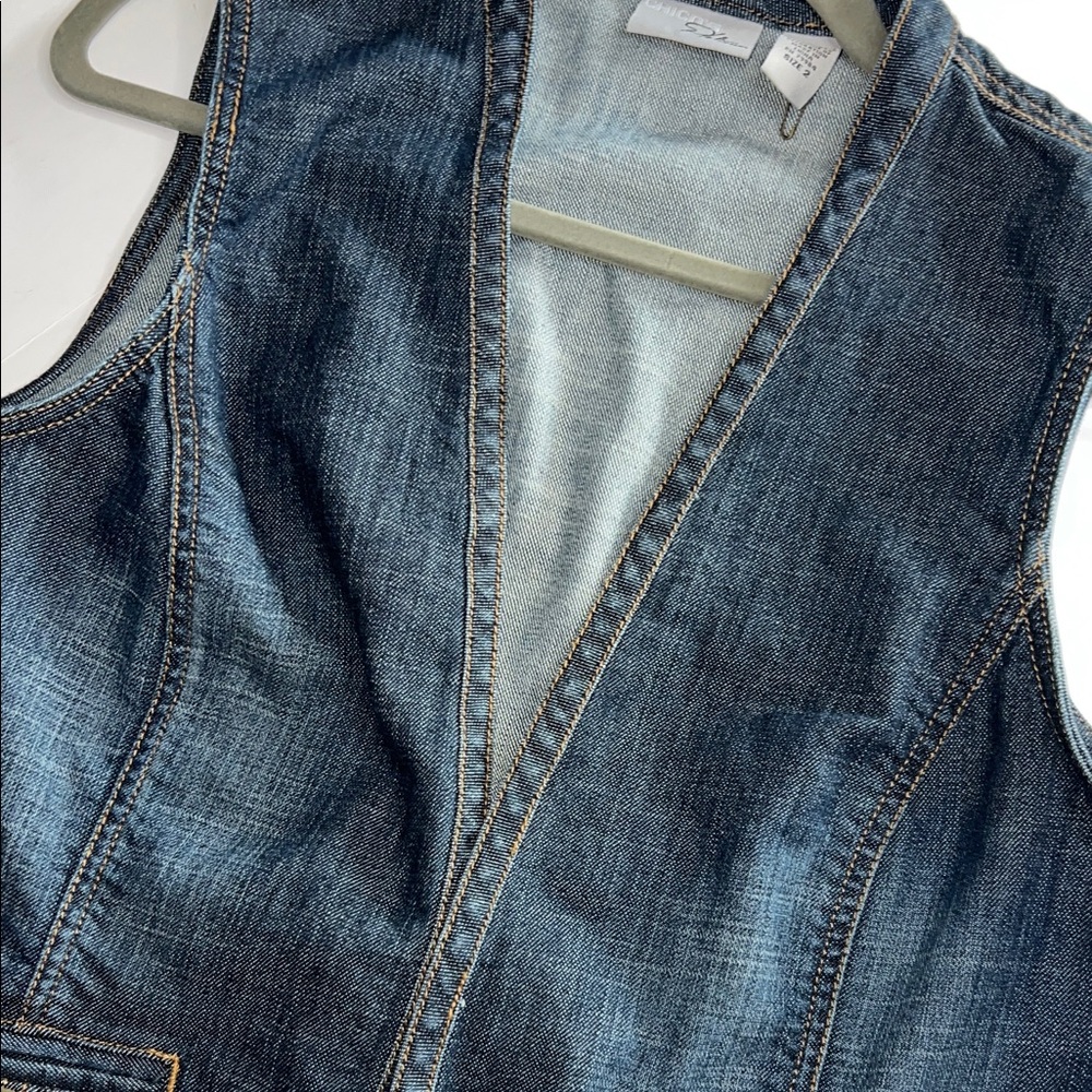 Chico's Platinum Dark Denim Vest size 2 - Picture 5 of 9